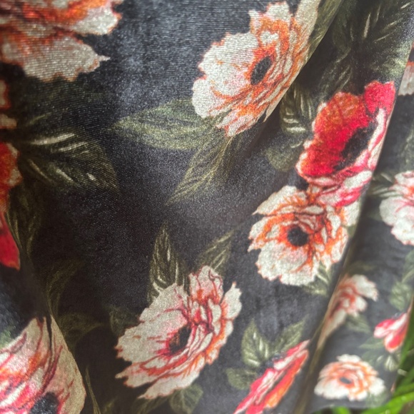 Torrid Floral Velvet Off Shoulder Bell Sleeve Top - Picture 8 of 9